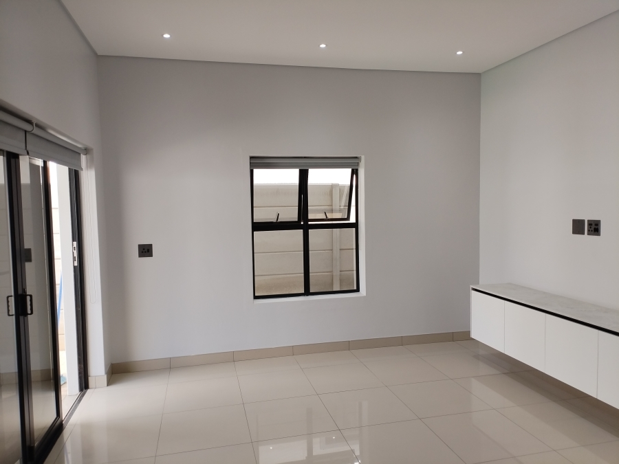 5 Bedroom Property for Sale in Tafelzicht Western Cape